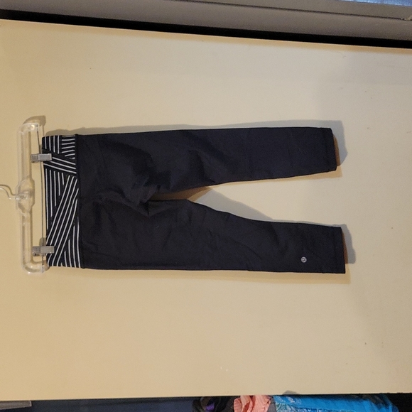 Lululemon leggings xs - Picture 2 of 5